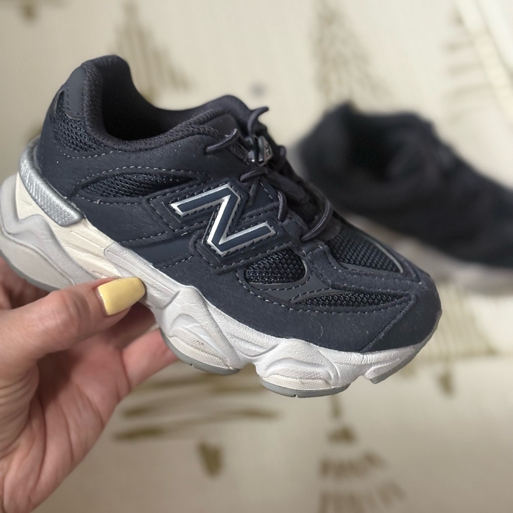 New Balance Kids' Black and Silver Sneakers